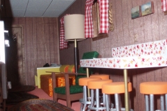 kitchen-table-and-stools